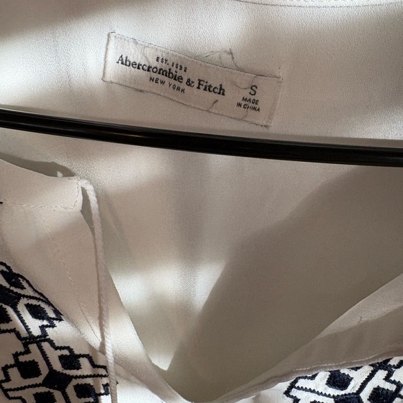 Abercrombie & Fitch blouse - Picture 2 of 3